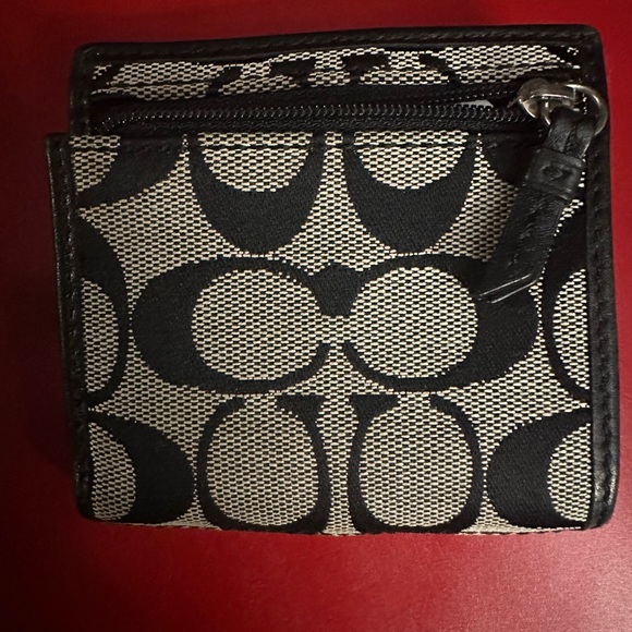 NWOT Coach Small Fold Wallet - Picture 3 of 6